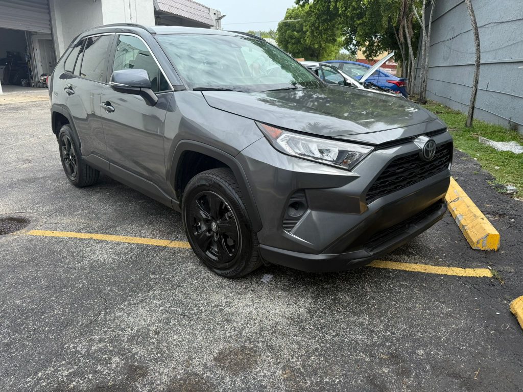 TOYOTA RV4